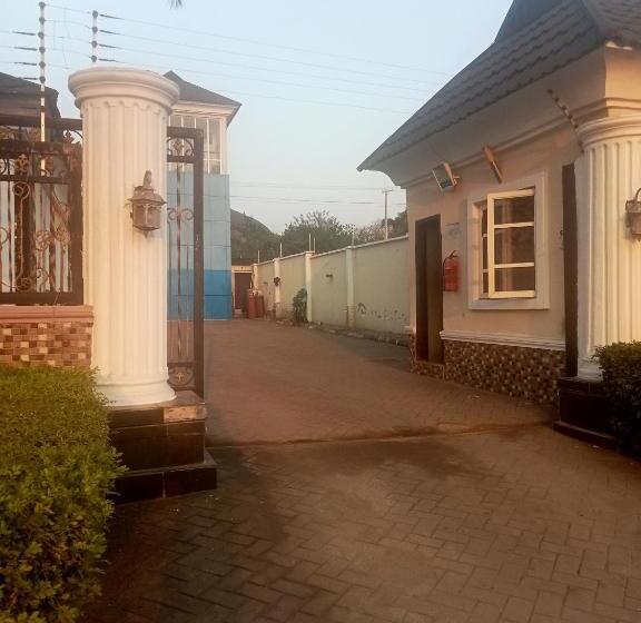 هتل Crystal Suites