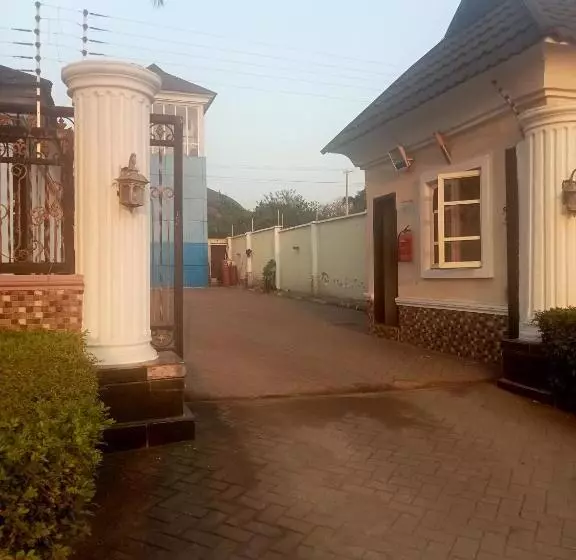 هتل Crystal Suites