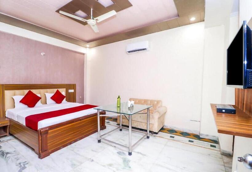 בית מלון כפרי Gobind Regency