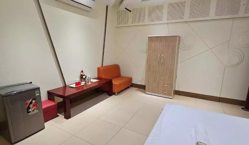 هتل Khách Sạn Lake Side Palace Bờ Hồ
