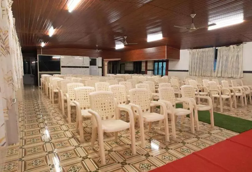ホテル La Flora Resorts Yercaud