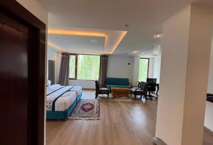 Hotelli Maryul Kargil