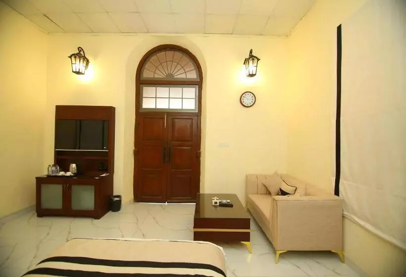 هتل Peshawar Barracks Estb 1867