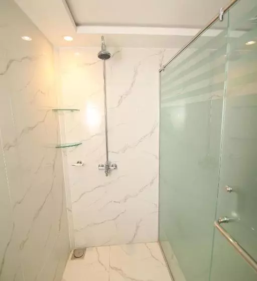 هتل Peshawar Barracks Estb 1867