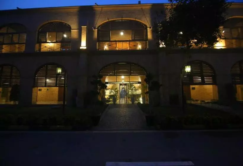 هتل Peshawar Barracks Estb 1867