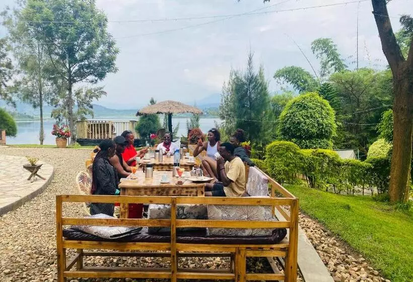 هتل Ruhondo Beach Resort