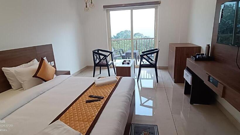 فندق Skylark Holidays Premium