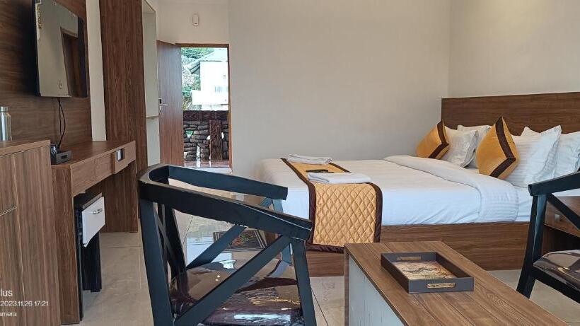 فندق Skylark Holidays Premium