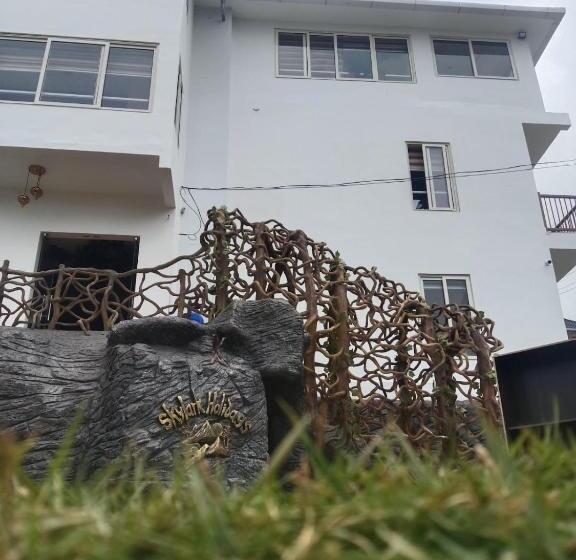 فندق Skylark Holidays Premium