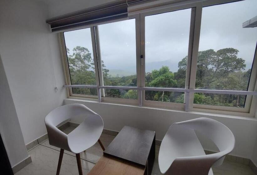 فندق Skylark Holidays Premium