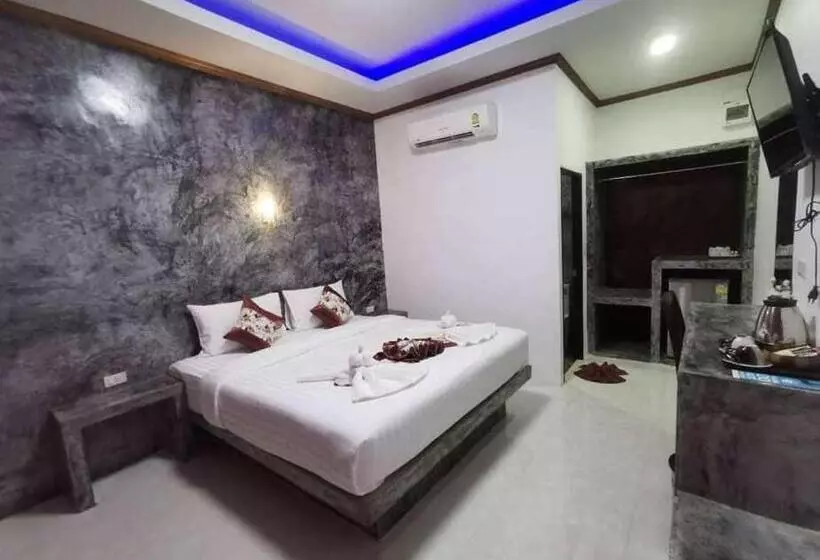Lanta Long Beach Hostel