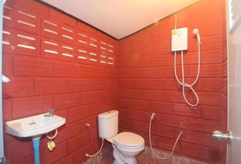 Lanta Long Beach Hostel