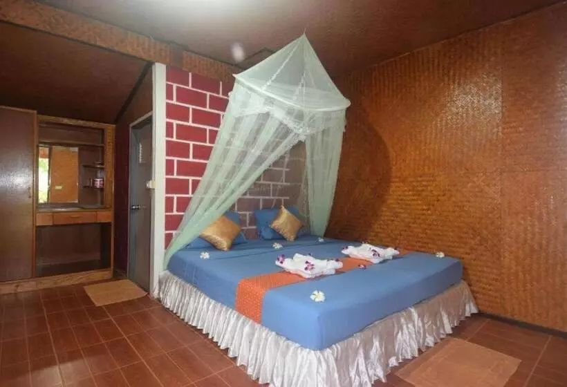 Lanta Long Beach Hostel