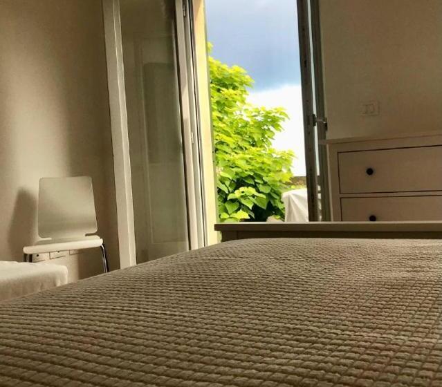 ペンション Affittacamere St Roch   Colazione, Bagno Annesso E Giardino   La Spezia