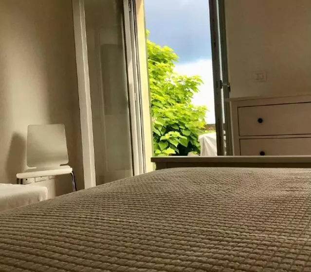 ペンション Affittacamere St Roch   Colazione, Bagno Annesso E Giardino   La Spezia