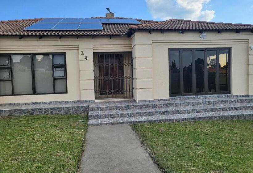 פנסיון M & N Guest House