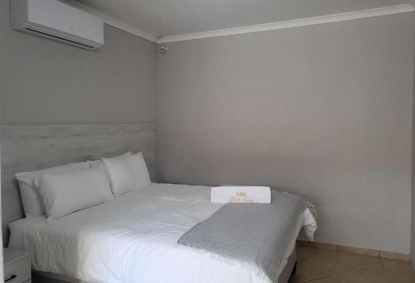 פנסיון M & N Guest House