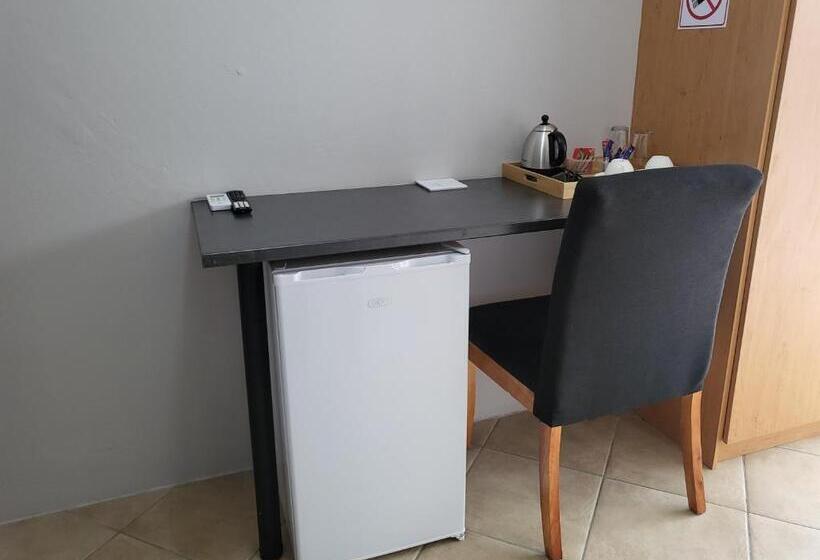 פנסיון M & N Guest House