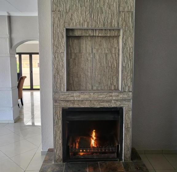 פנסיון M & N Guest House