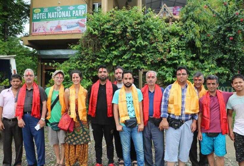 پانسیون Nikunj Safari Guest House Sauraha  A Place Where You Can Book Jungle Wildlife Safari