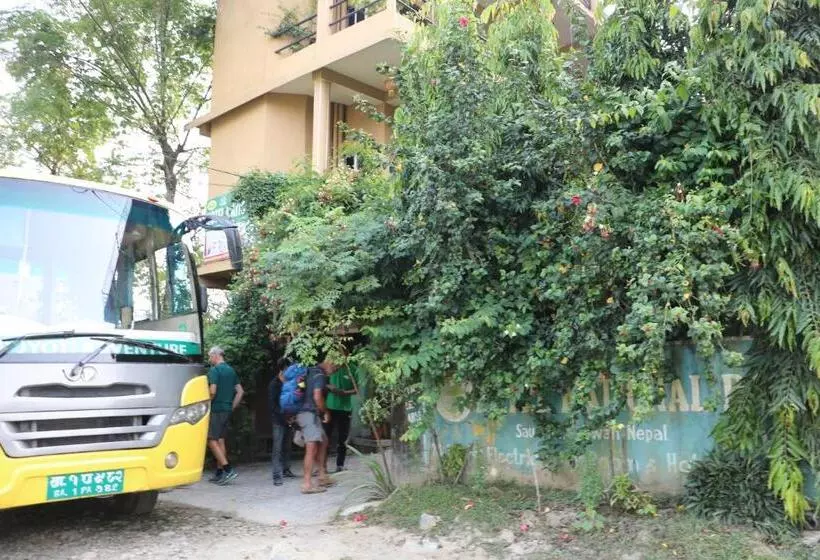 پانسیون Nikunj Safari Guest House Sauraha  A Place Where You Can Book Jungle Wildlife Safari