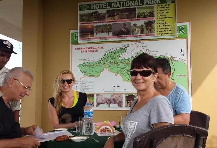 پانسیون Nikunj Safari Guest House Sauraha  A Place Where You Can Book Jungle Wildlife Safari