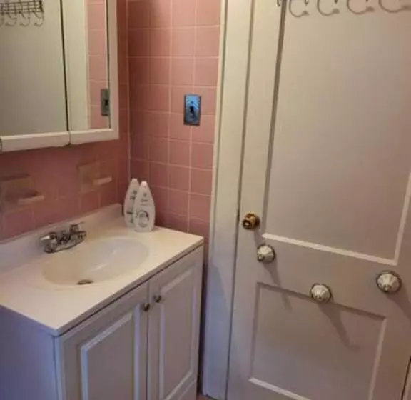 ペンション Pine Private Room A Free Parking/travel Nurses/nyc