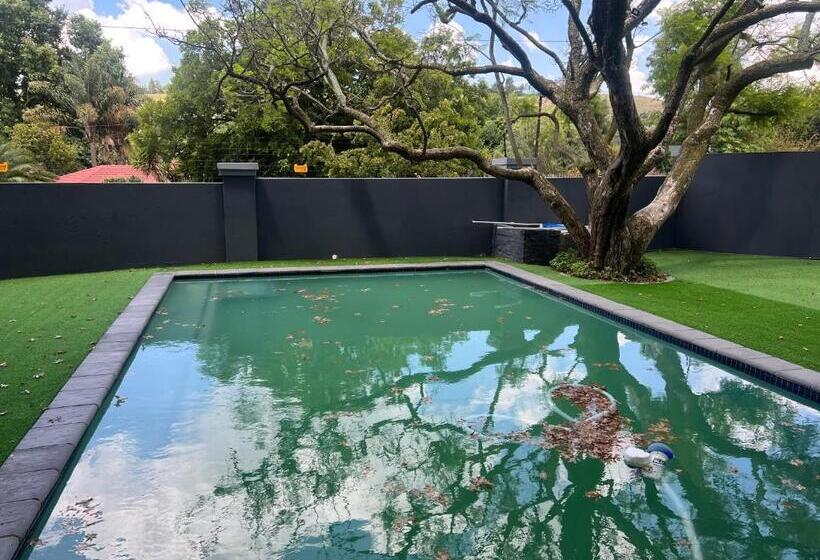 بنسيون Ubuntu Lifestyle Estate