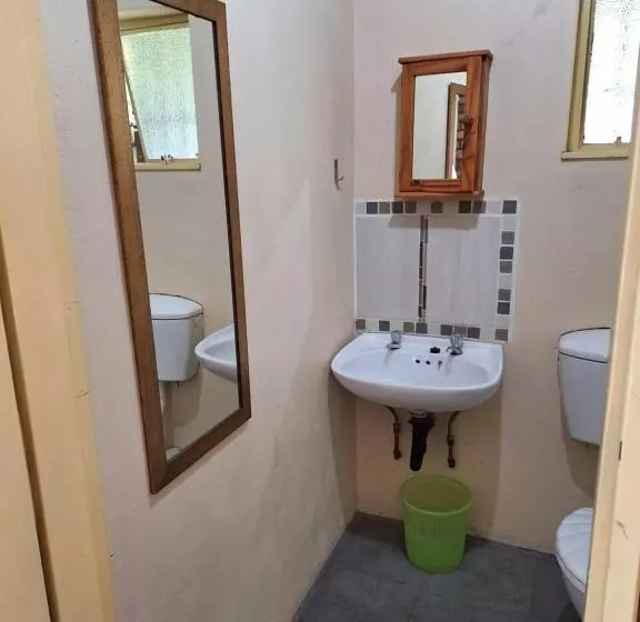 Majatalo Woodpecker Bachelor Cottage