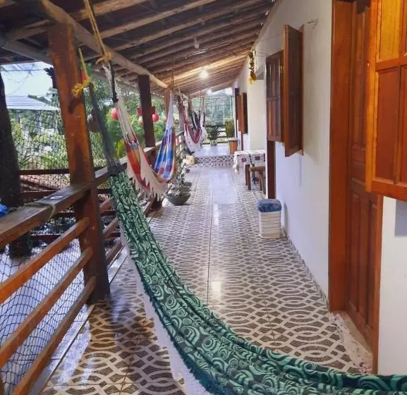 ユースホステル Itaúnas Pousada Nossa Palhoça