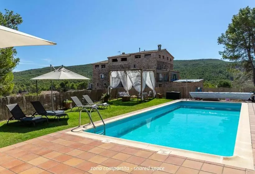 Aamiaismajoitus (B&B) Masia Aubareda