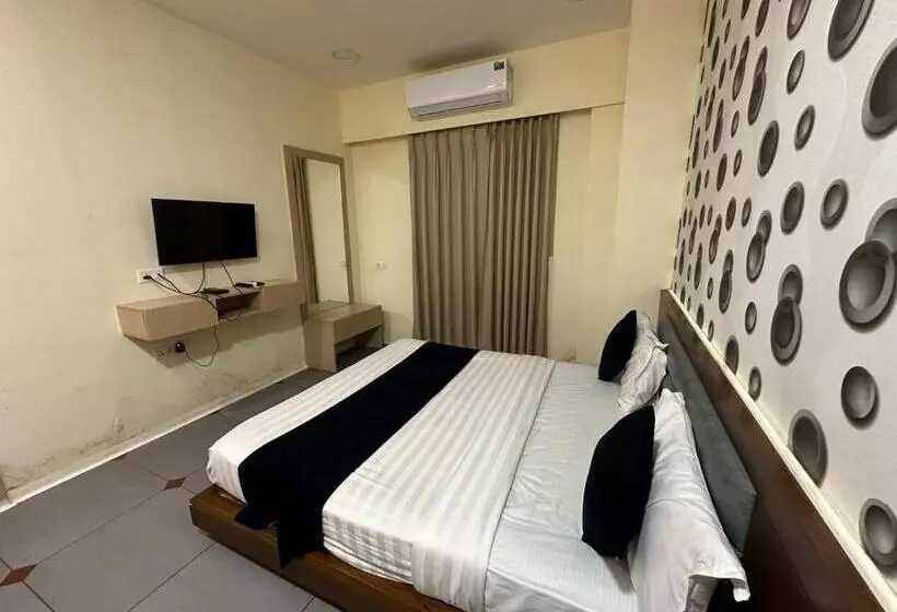 ホテル Atithi Inn