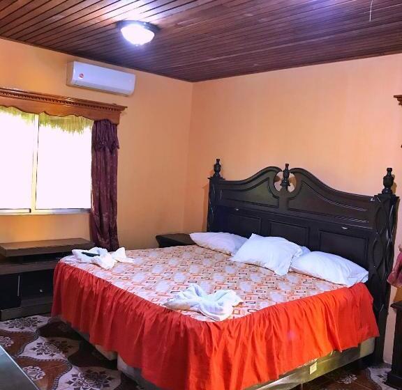 هتل Brunette Beach