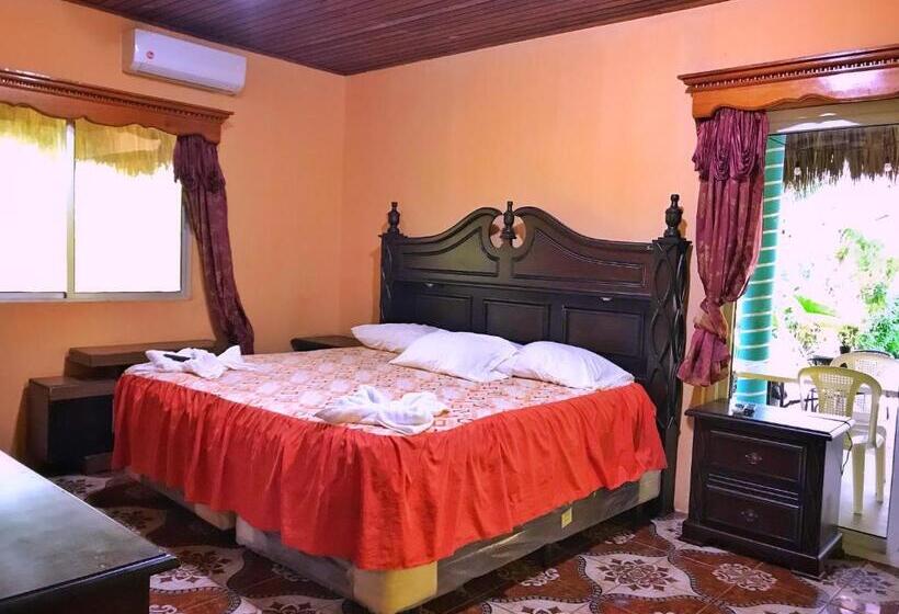 هتل Brunette Beach