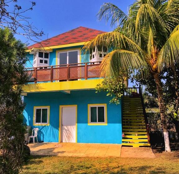 هتل Brunette Beach