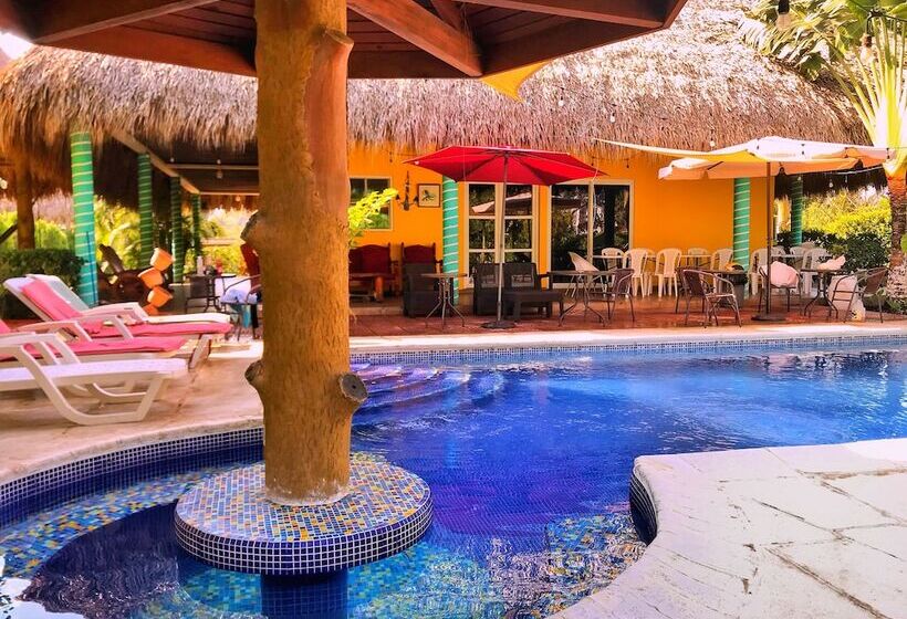 هتل Brunette Beach