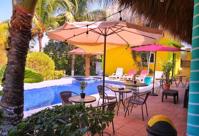 هتل Brunette Beach