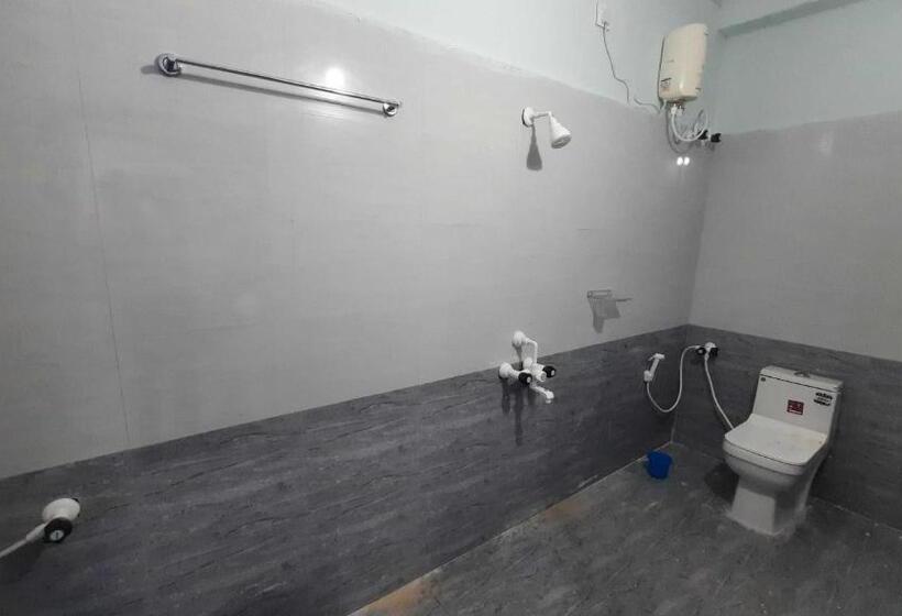 Hotel Oyo Sg Trinetra Residency