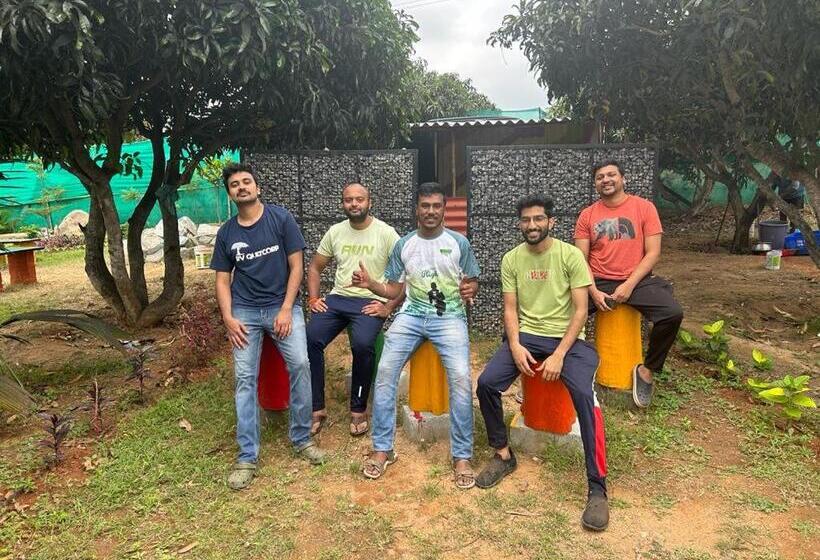 Hotel Santhrupthifarmstay