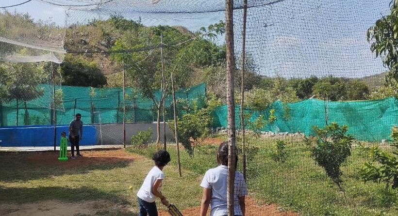 Hotel Santhrupthifarmstay