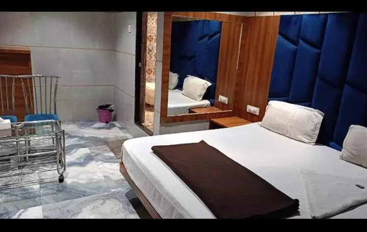 Hotelli Shiv Sai Residency Lodging And Boarding