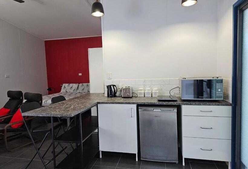 Пансион Linger On Logan