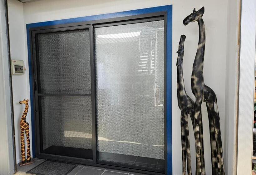 Пансион Linger On Logan