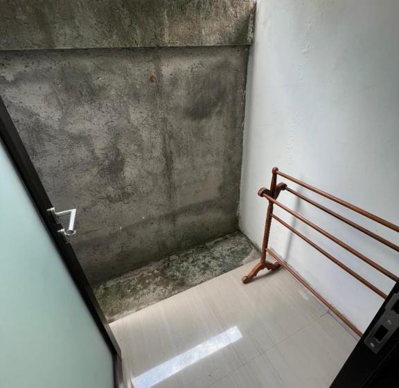 Пансион New W Guest House