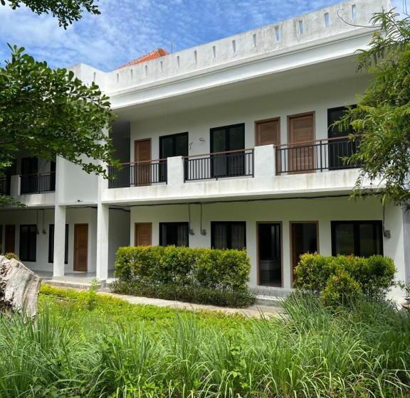 Пансион New W Guest House