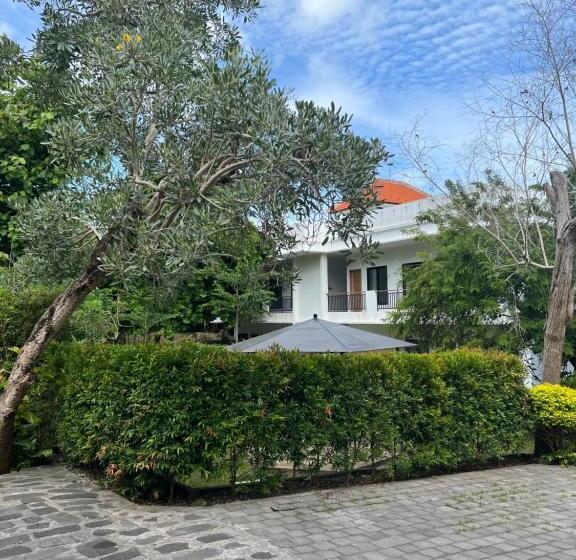 Пансион New W Guest House