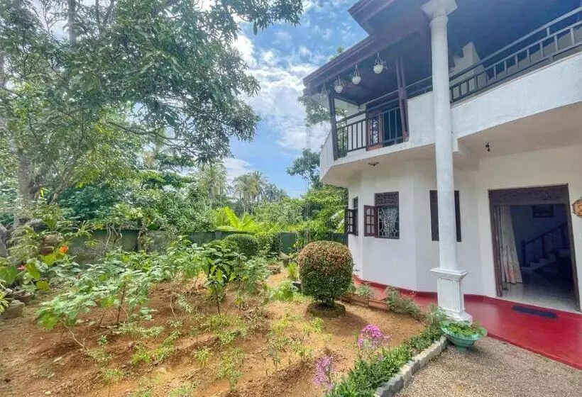 پانسیون The Beach Gate Villa