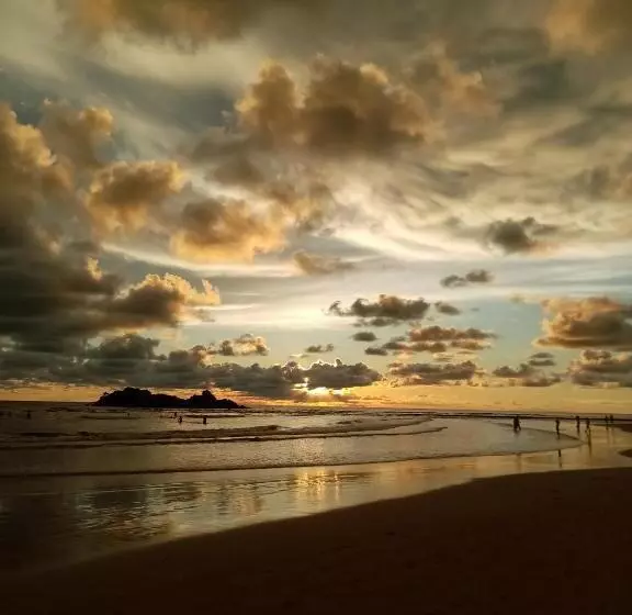 پانسیون The Beach Gate Villa