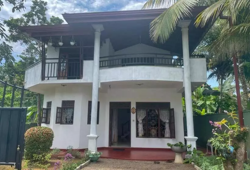 پانسیون The Beach Gate Villa