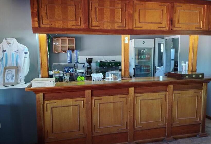 Verónica Lawn Tennis Hotel & Resto